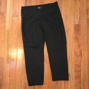 Old Navy Black Texture Print 3/4 Leggings